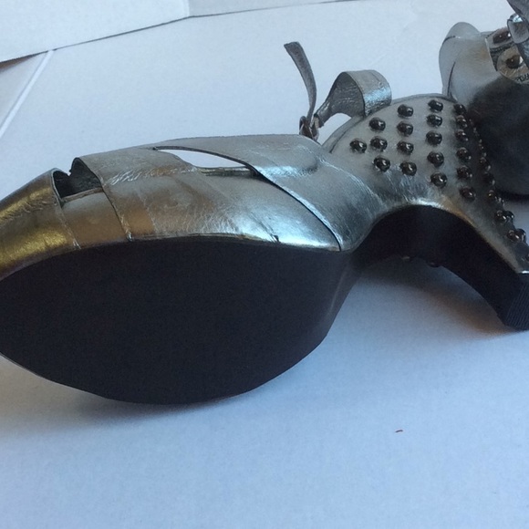 Authentic Thomas Wylde heel/ pumps Sz 6 - Picture 6 of 6